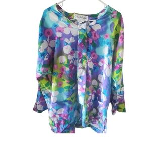 Diane Von Furstenburg  Vintage 100% Silk Blouse NWT Size M
